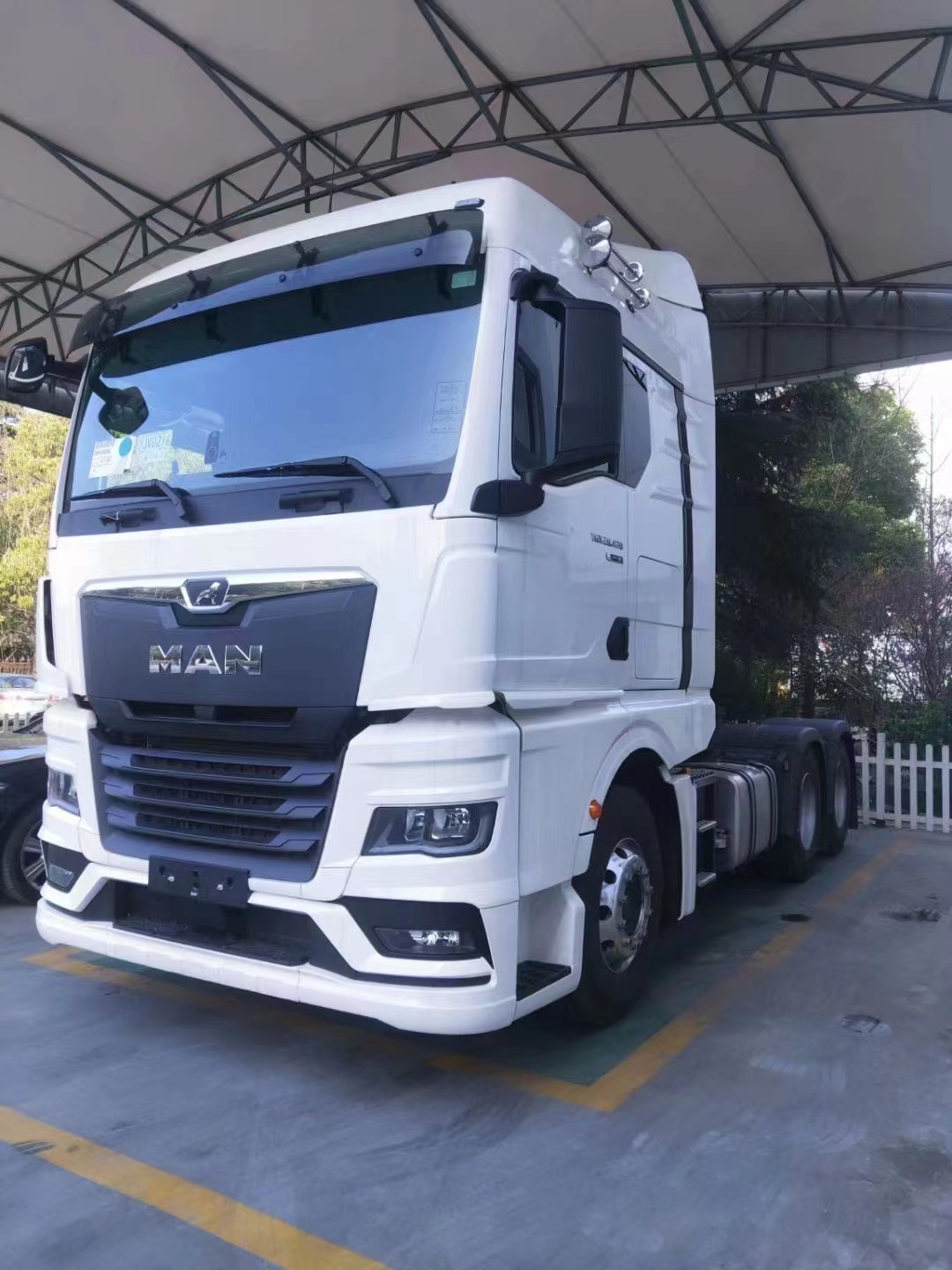 Седельный тягач MAN TGX28.510 6x2-2 BLS