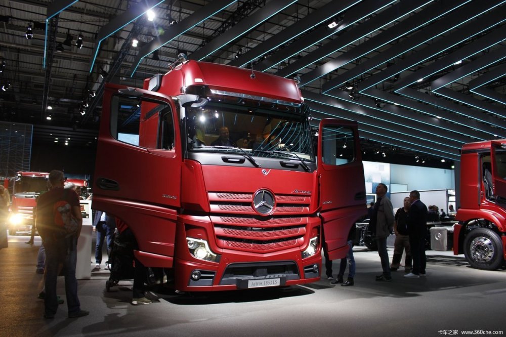Тягач седельный MERCEDES-BENZ ACTROS 1853 (4×2)