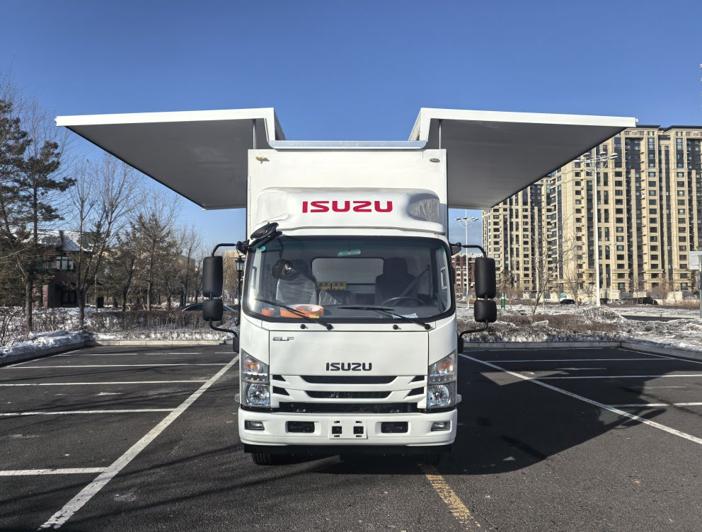 Фургон «Бабочка» ISUZU ELF 700P