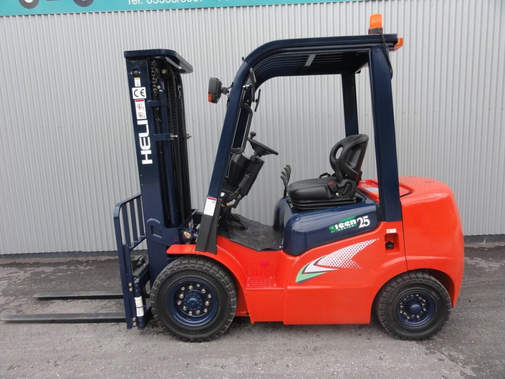 Вилочный погрузчик Heli CPC25