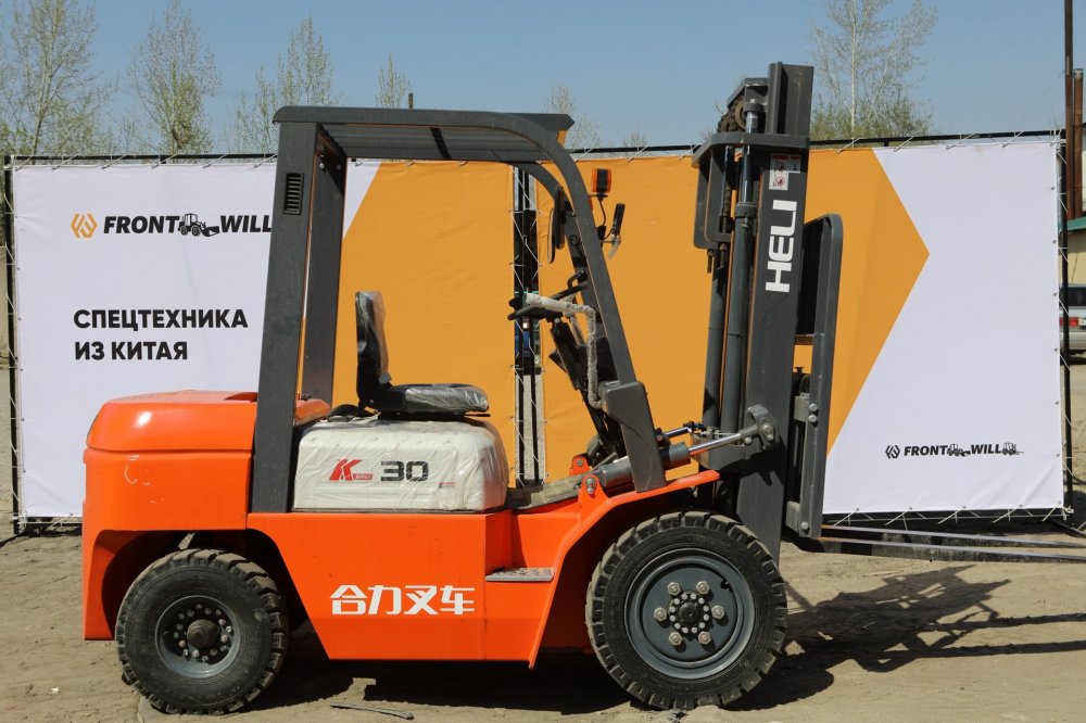 Вилочный погрузчик HELI CPC30