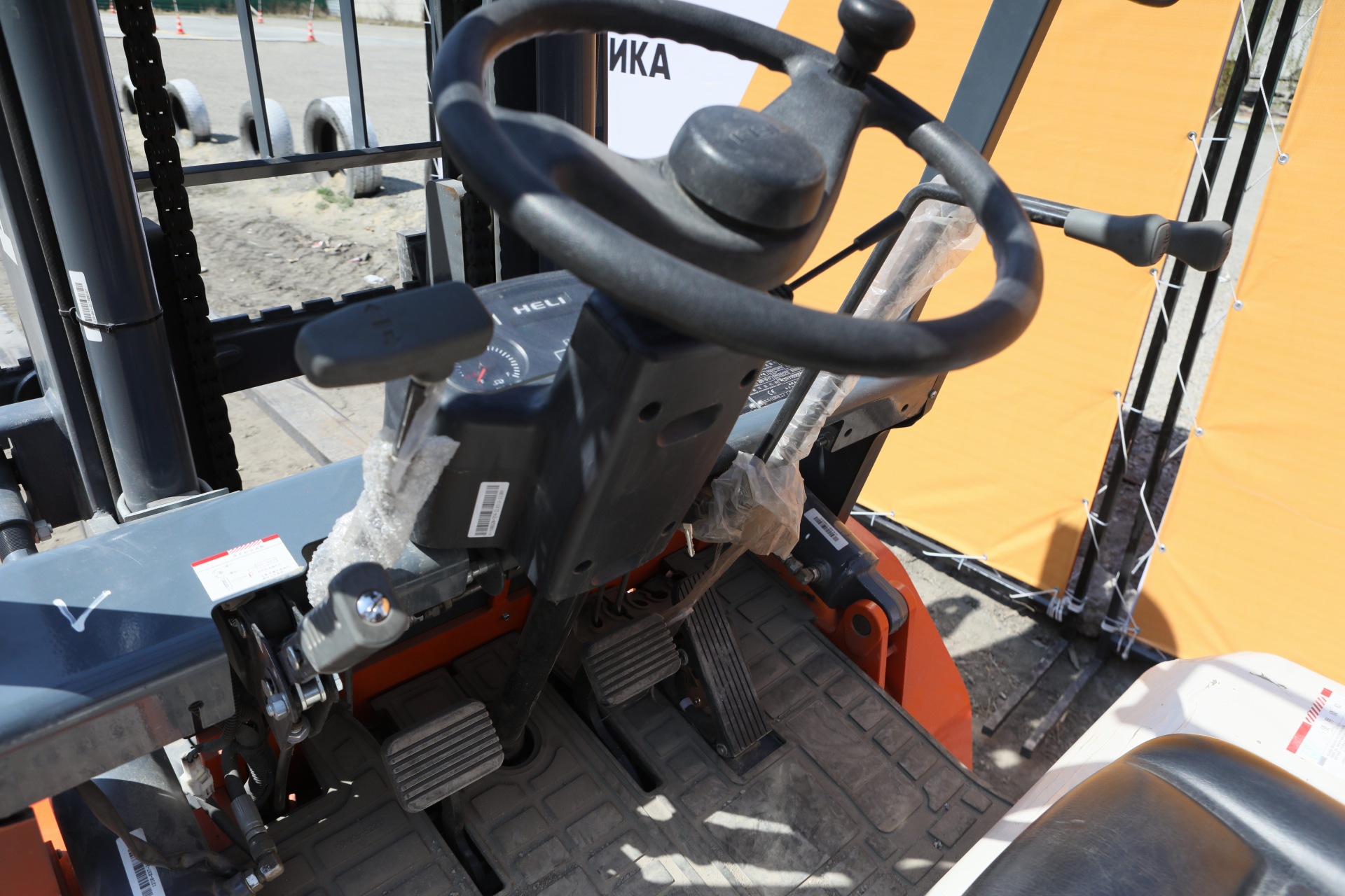 Вилочный погрузчик Heli CPCD20