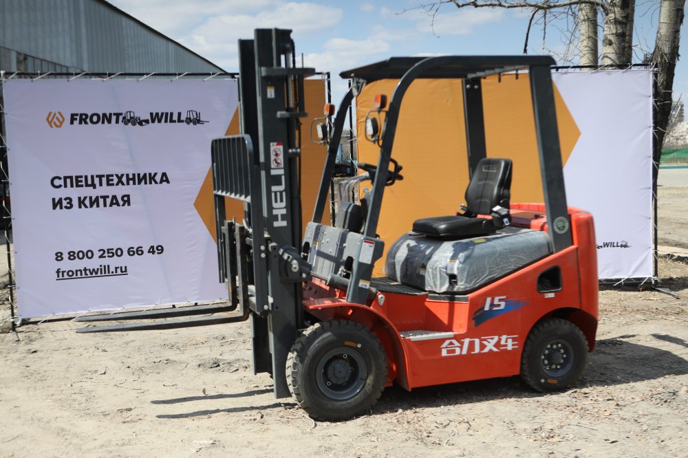 Вилочный погрузчик HELI CPQD15