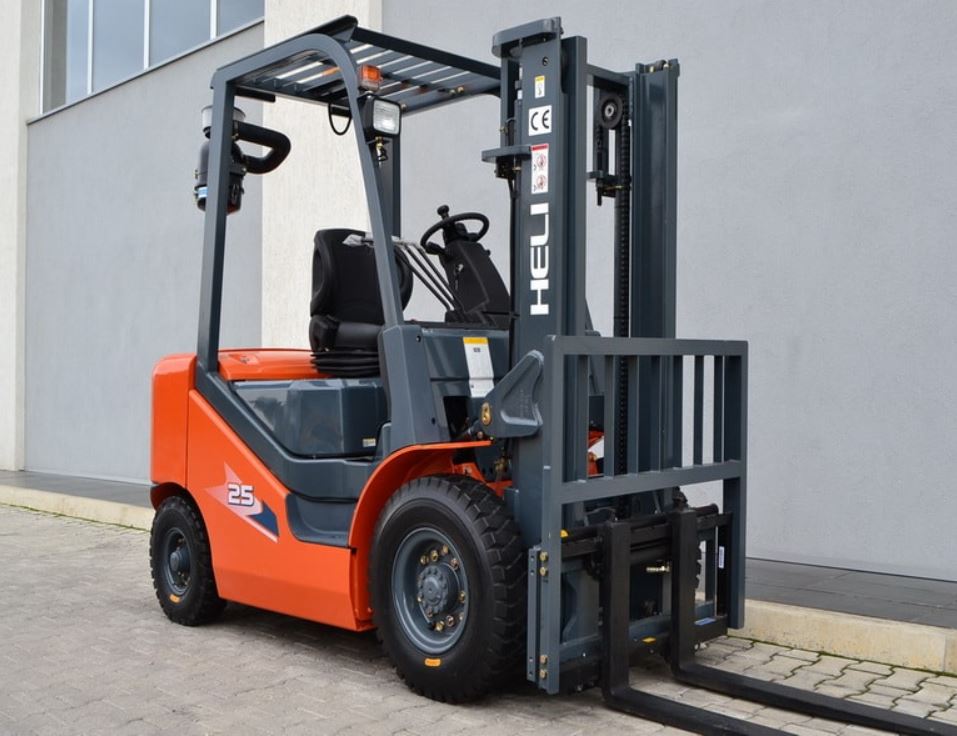 Вилочный погрузчик Heli CPC25