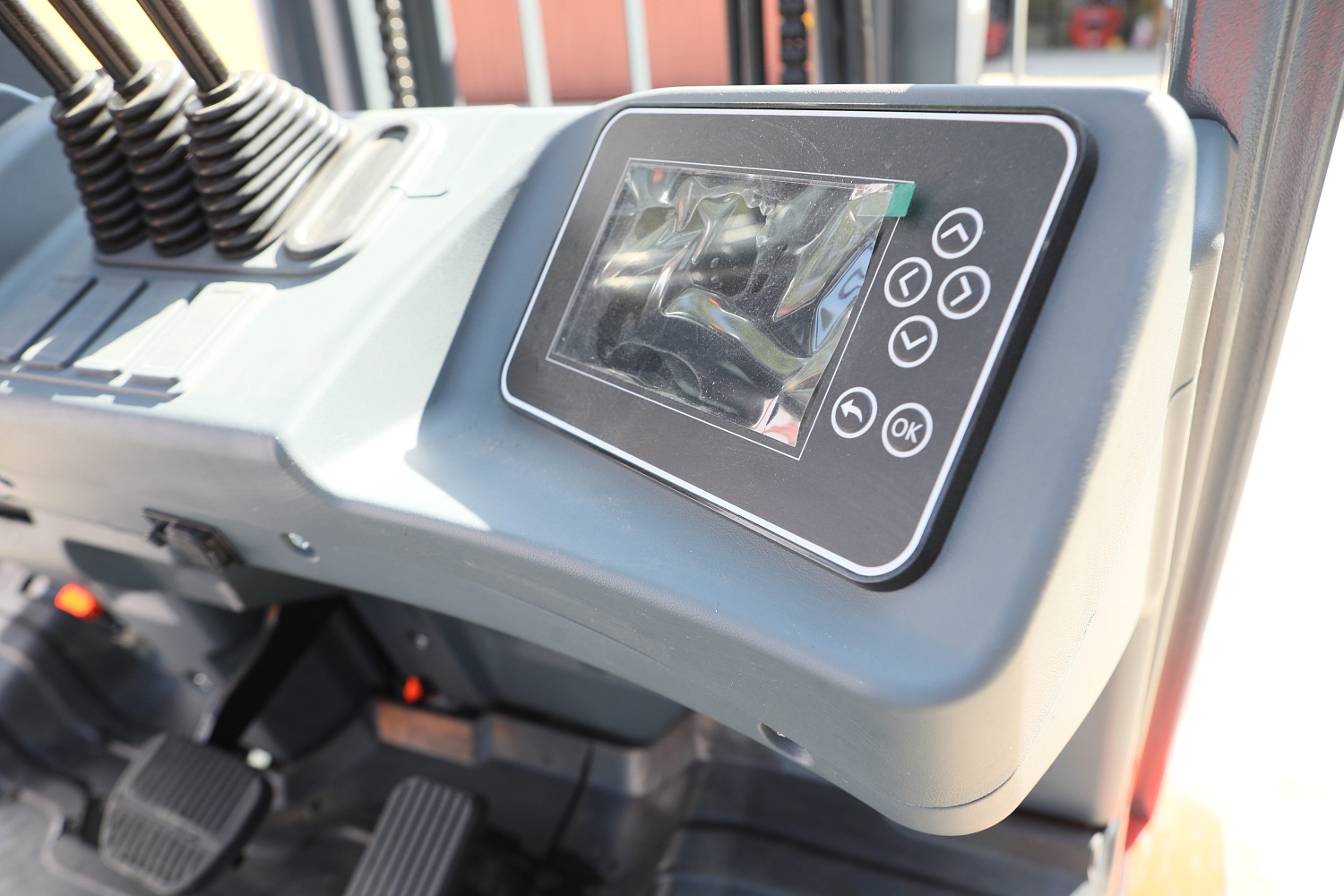 Преимущества электрических вилочных погрузчиков 