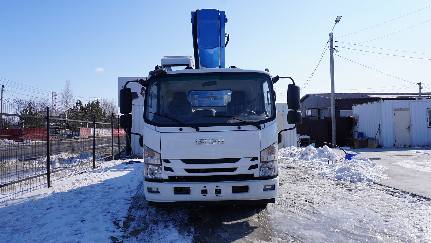 Автовышка Isuzu ELF KV100 30 метров