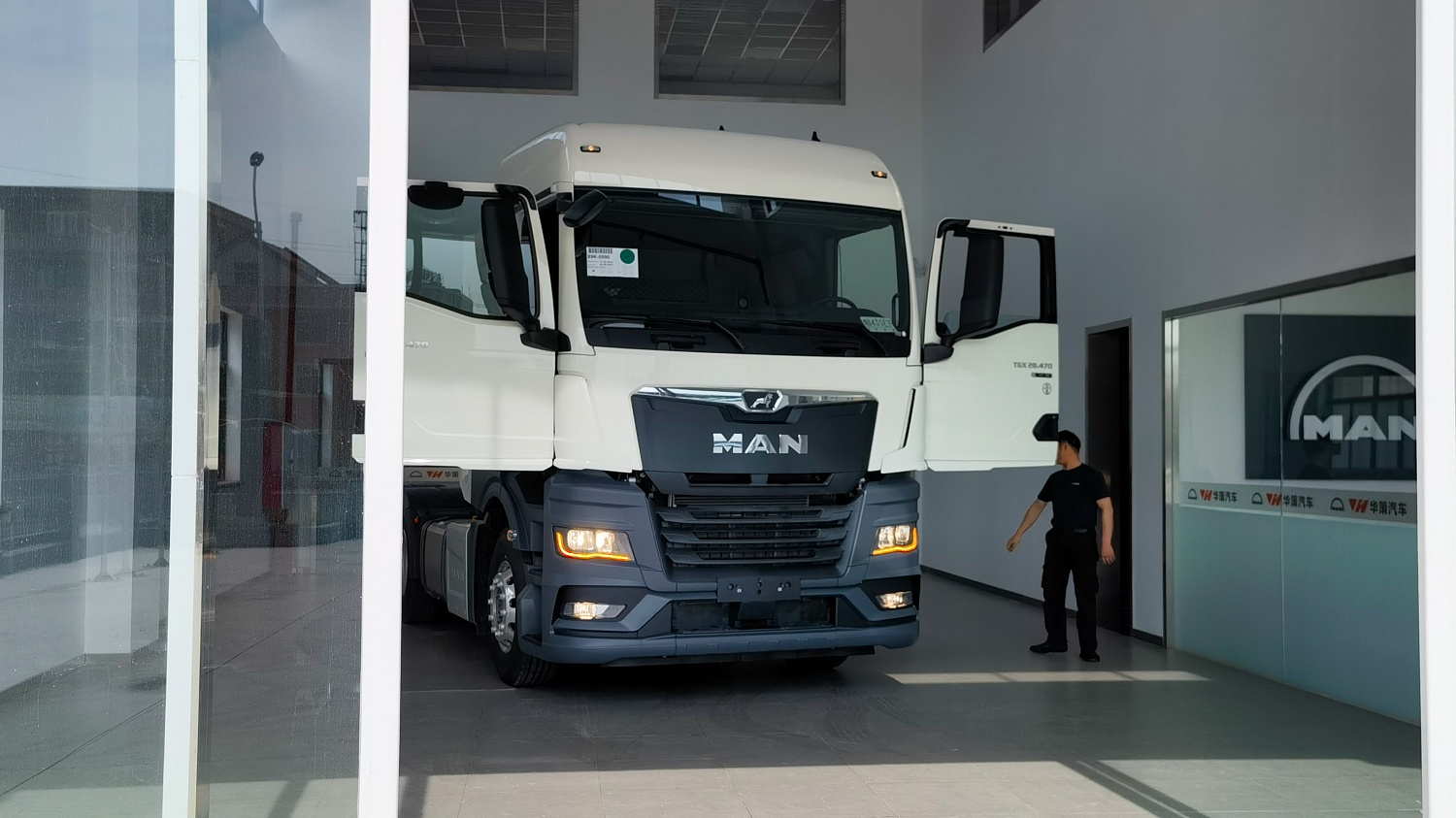 Седельный тягач MAN TGX28.470 6X2