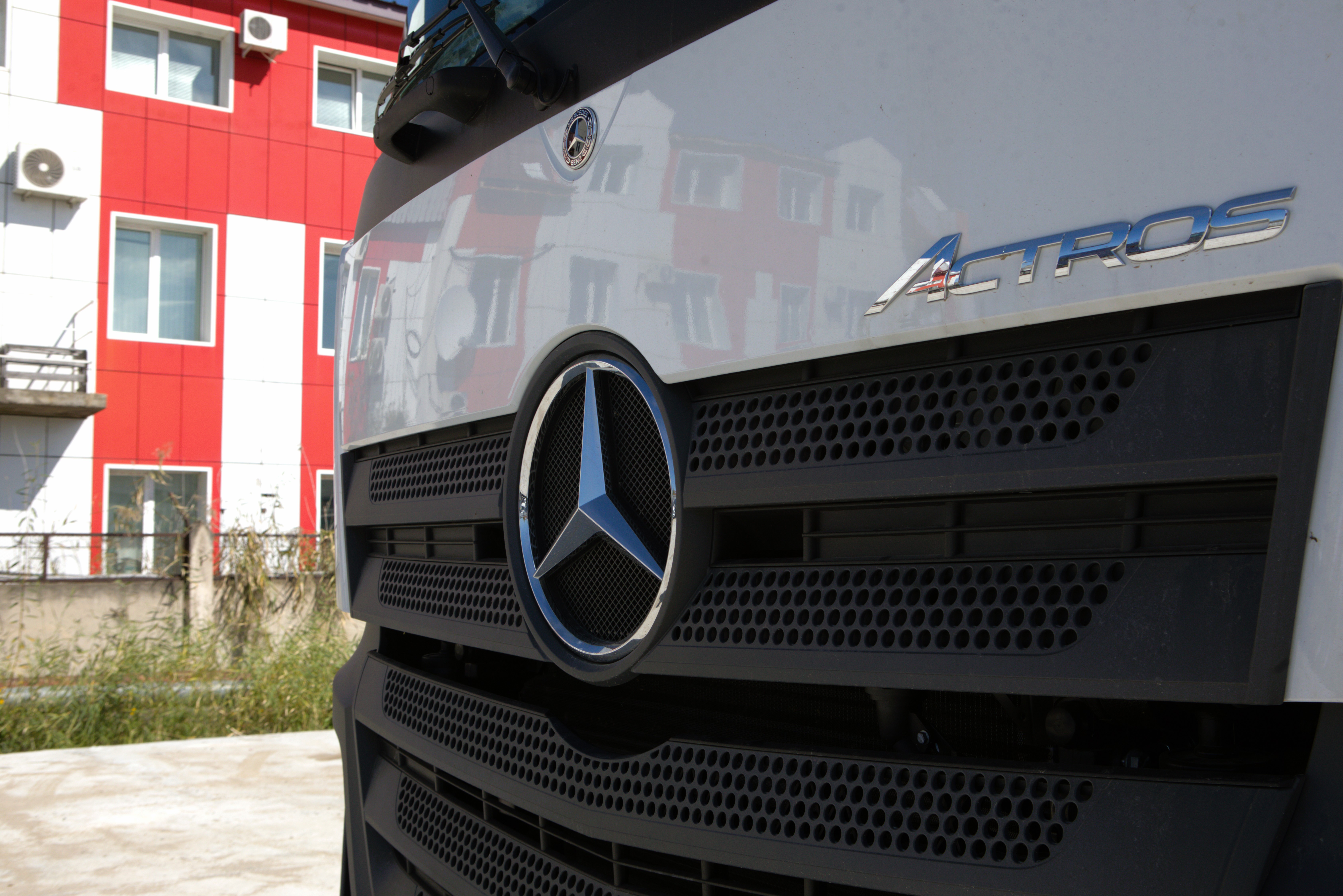 Тягач седельный MERCEDES-BENZ ACTROS 1848 (4×2)