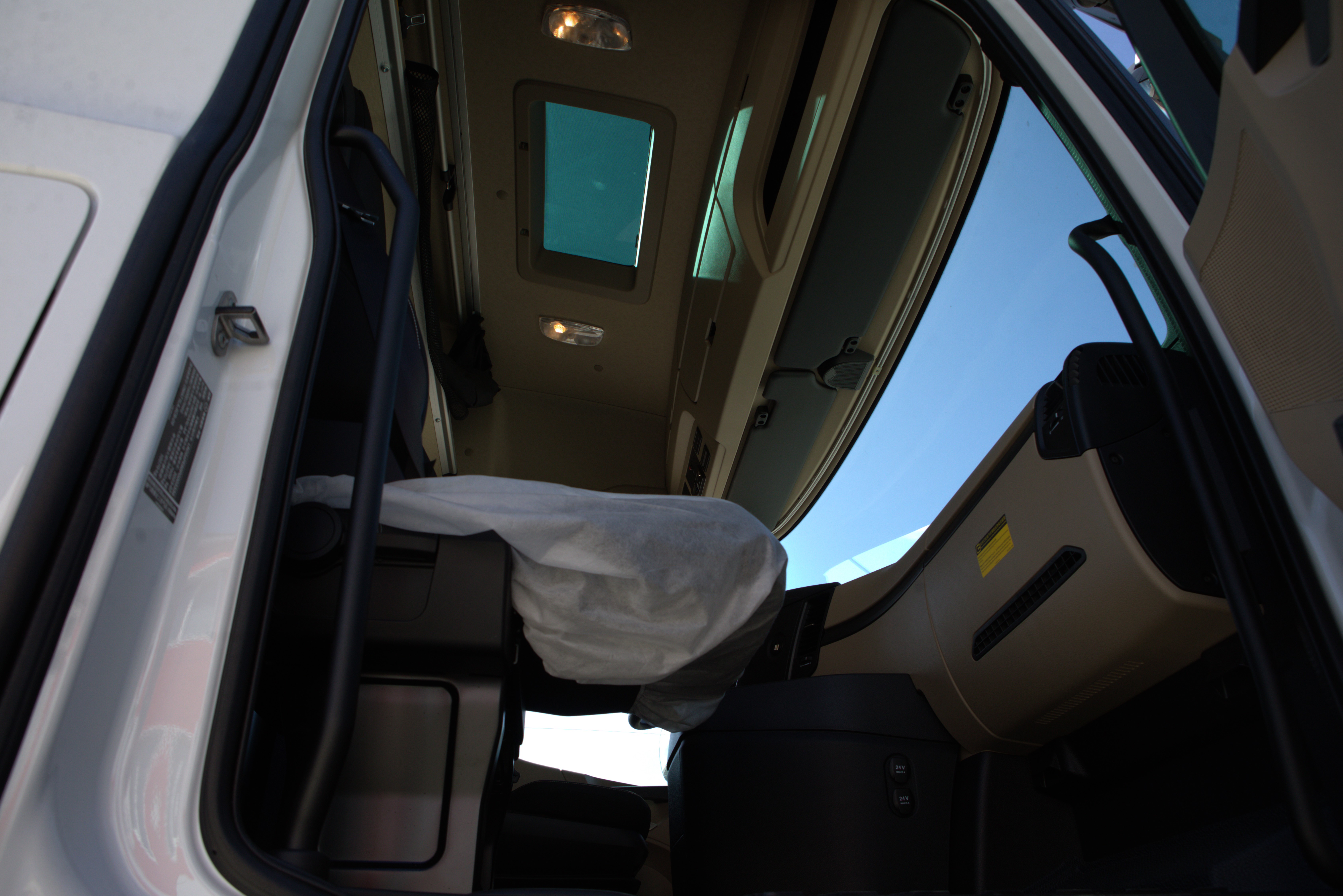 Тягач седельный MERCEDES-BENZ ACTROS 1848 (4×2)