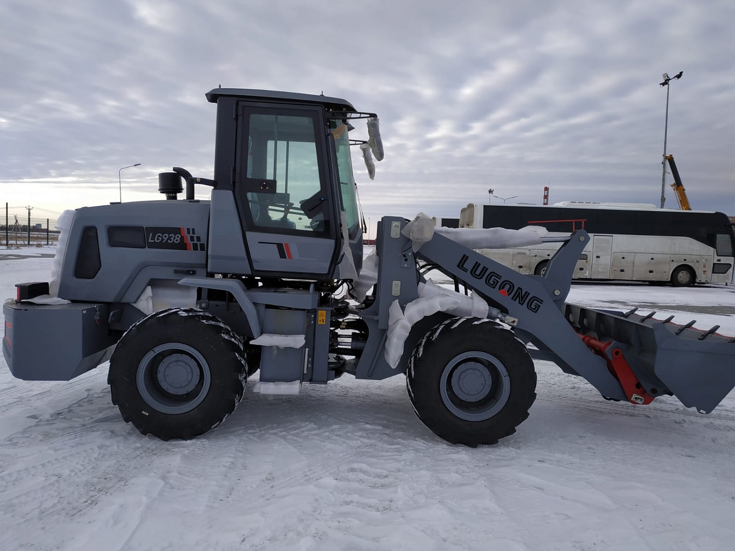 В продажу поступил фронтальный погрузчик lugong lg 938