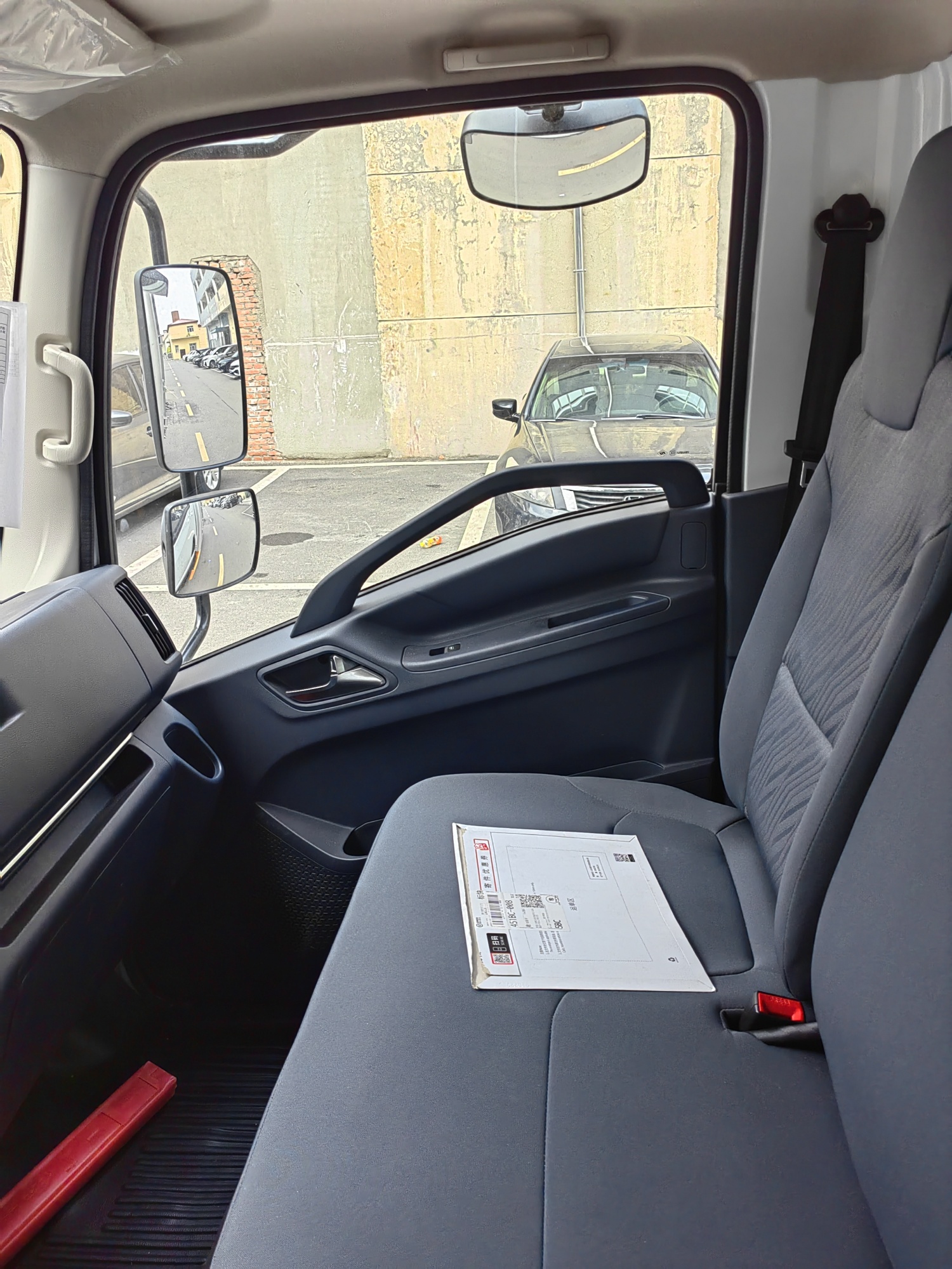 Изотермический фургон ISUZU 1.6 тонн