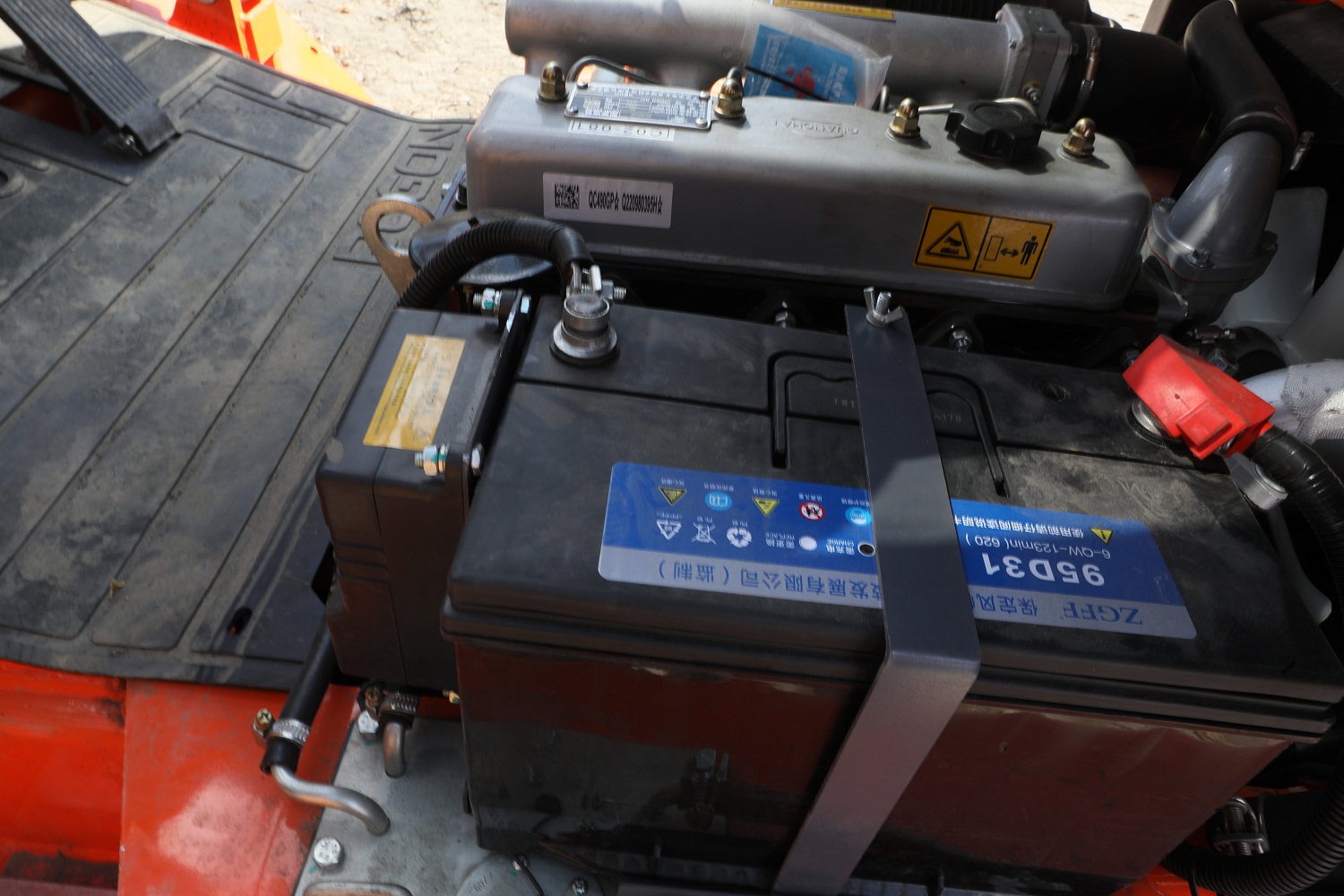 Вилочный погрузчик HELI CPQD30