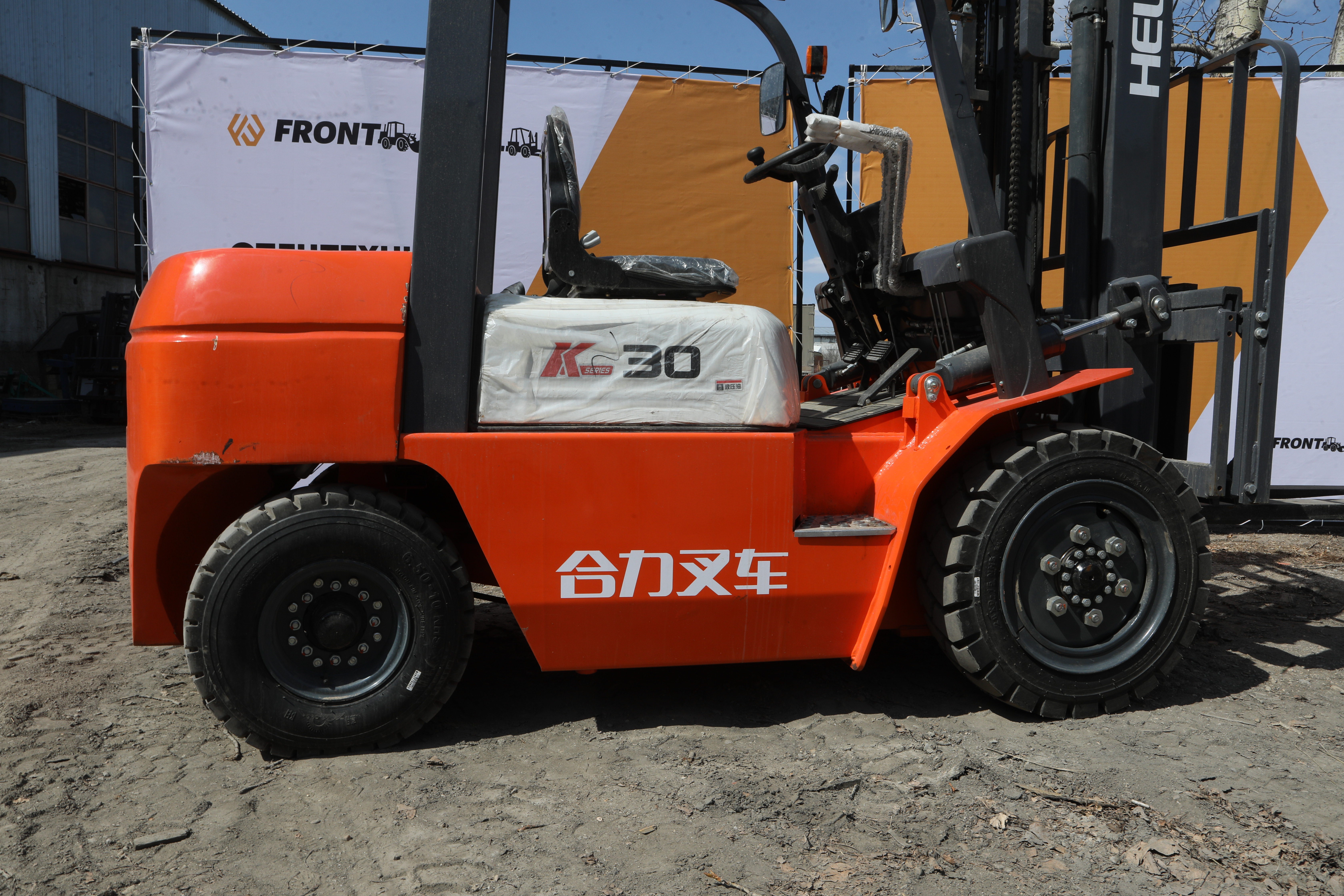 Вилочный погрузчик HELI CPC30